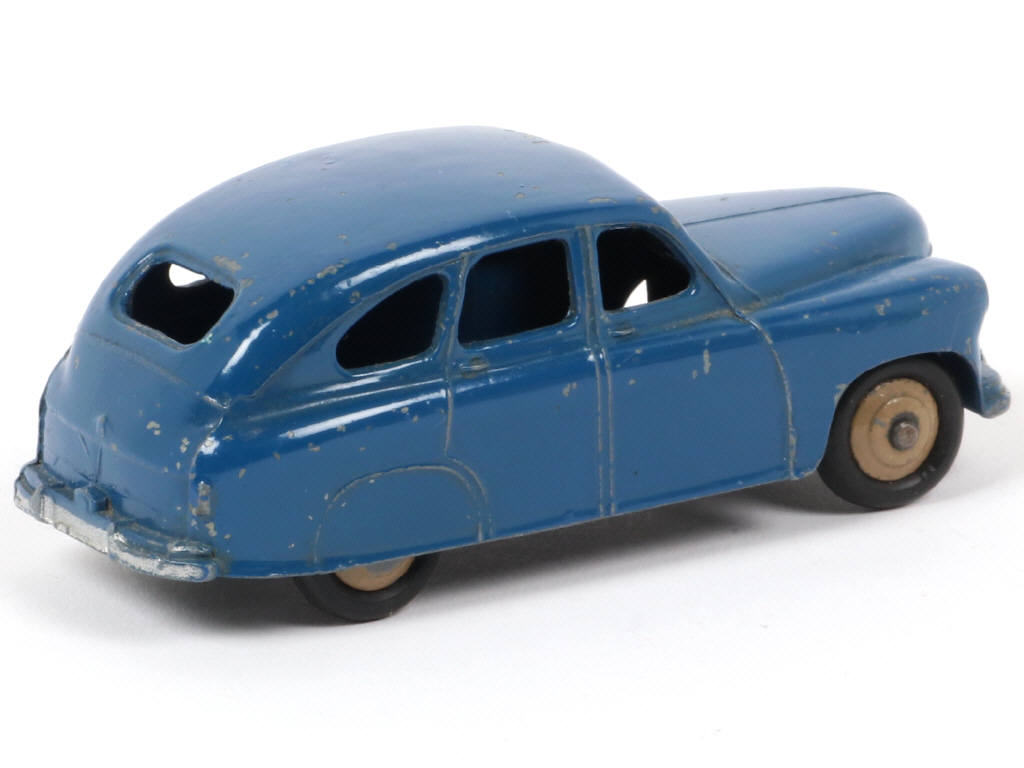 Lot 143 - DINKY TOYS (GB) (1)