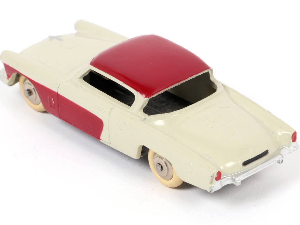Lot 91 - DINKY TOYS (FRANCE) (1)