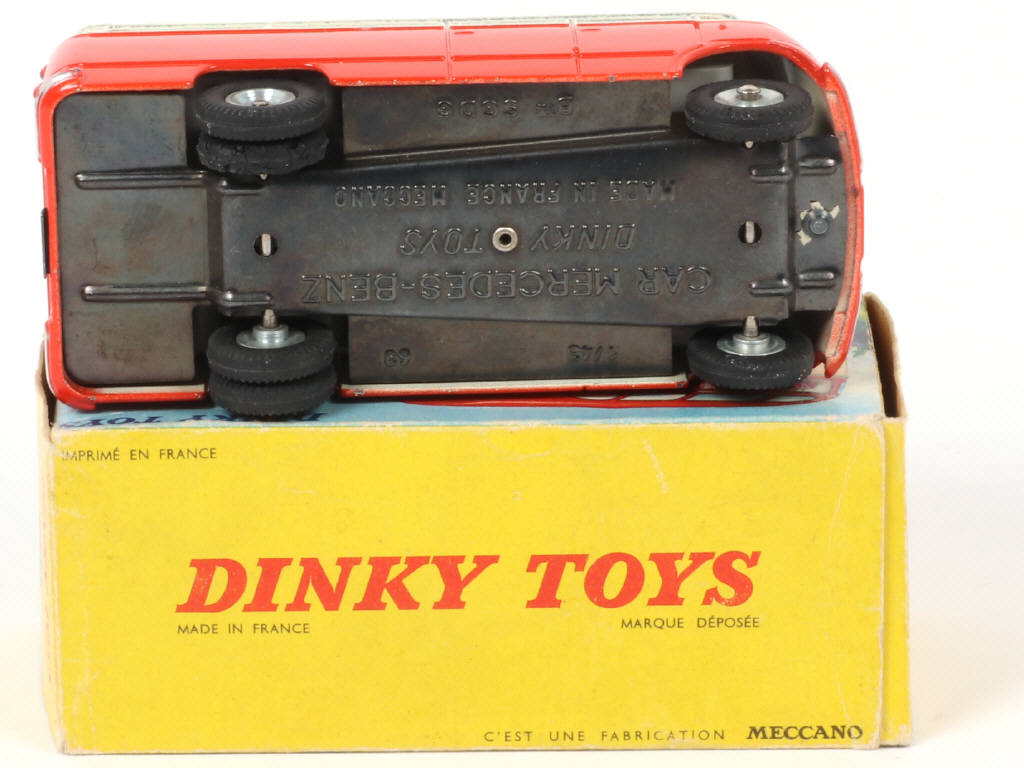 Lot 125 - DINKY TOYS (FRANCE) (1)
