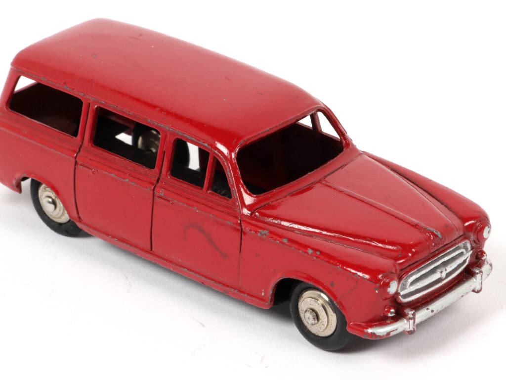 Lot 67 - DINKY TOYS (FRANCE) (1)