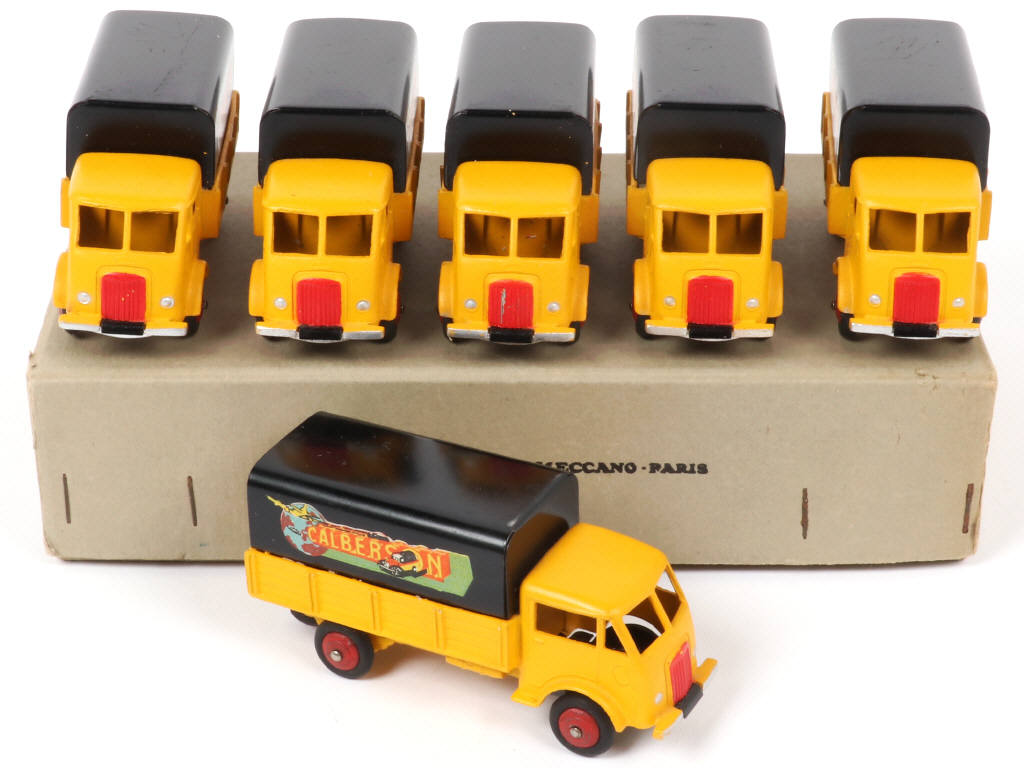 Lot 97 - DINKY TOYS (FRANCE) (7)