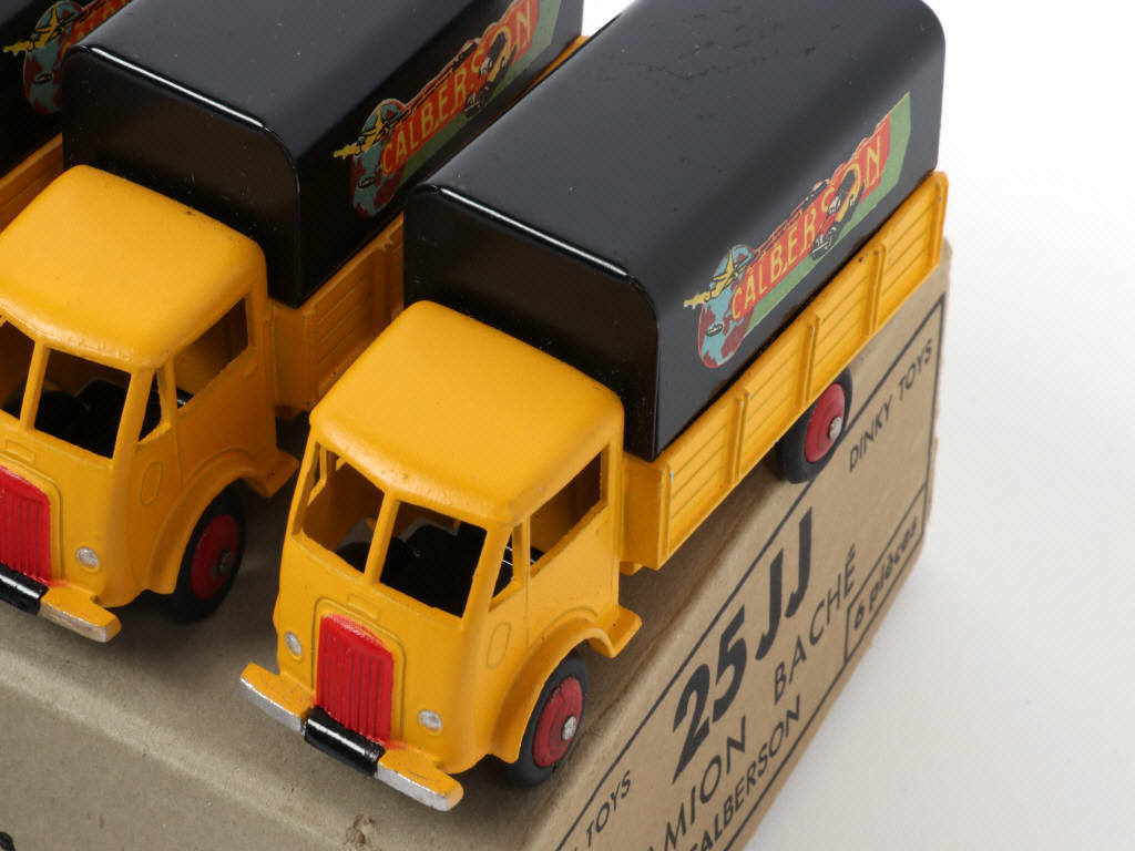 Lot 97 - DINKY TOYS (FRANCE) (7)