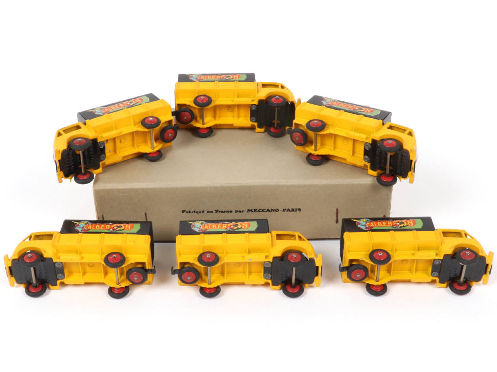 Lot 97 - DINKY TOYS (FRANCE) (7)