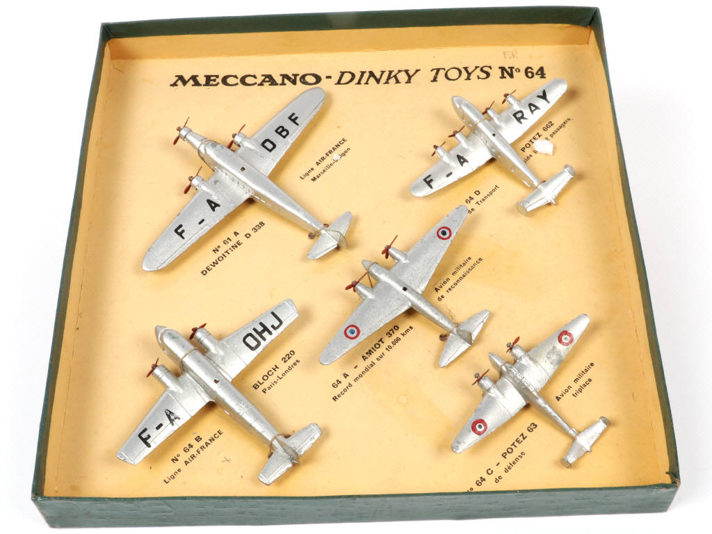 Lot 32 - DINKY TOYS (FRANCE) (6)