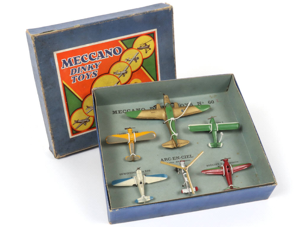 Lot 31 - DINKY TOYS (FRANCE) (7)