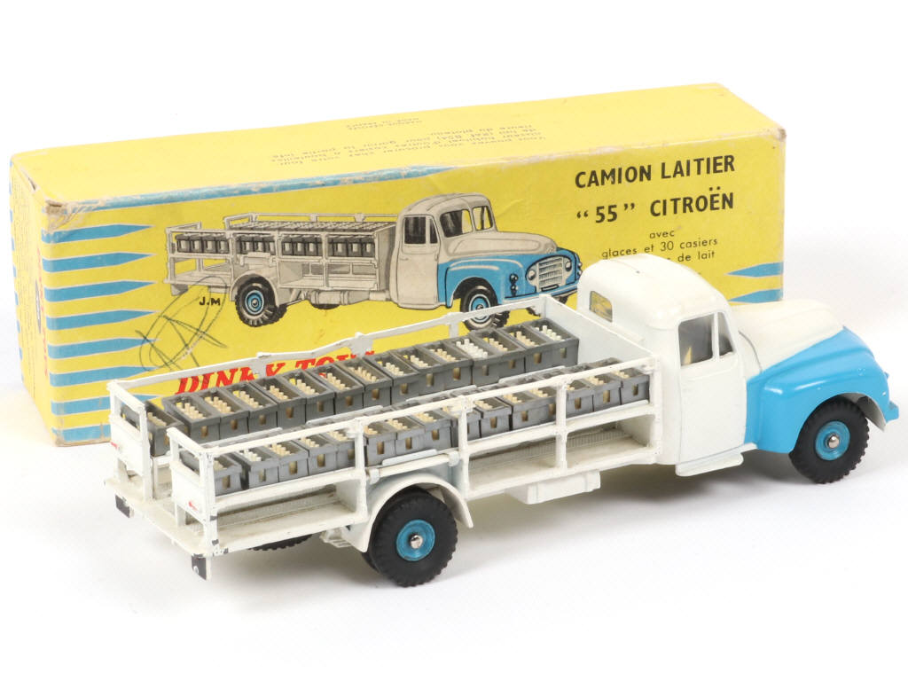 Lot 121 - DINKY TOYS (FRANCE) (1)