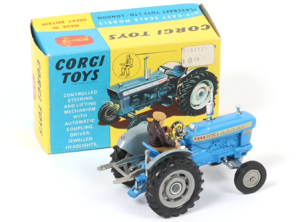 Lot 11 - CORGI TOYS (GB) (1)