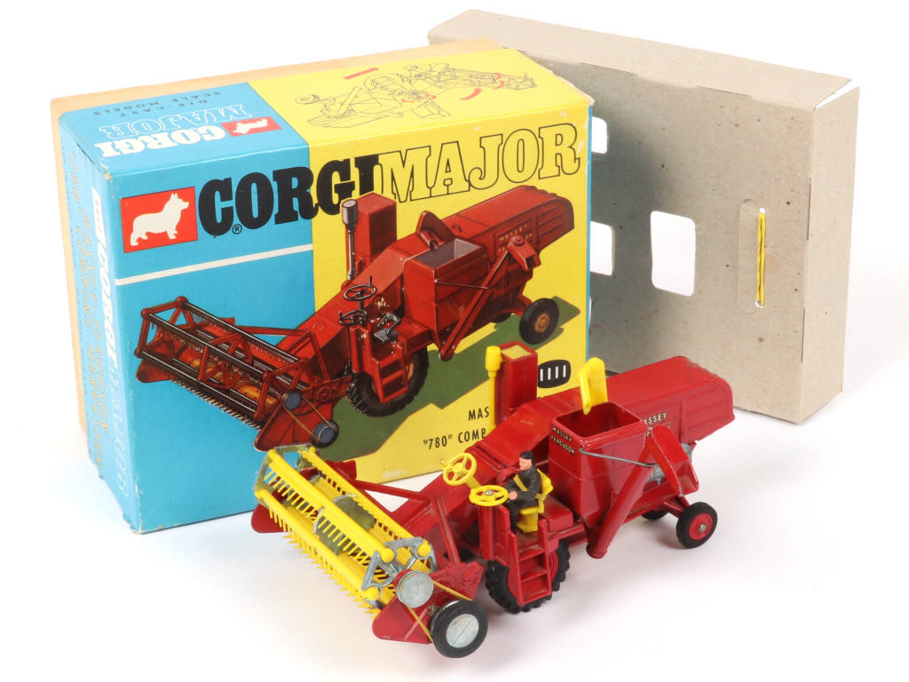 Lot 12 - CORGI TOYS (GB) (1)