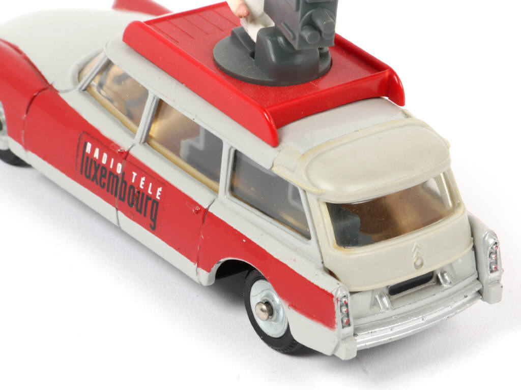 Lot 48 - DINKY TOYS (FRANCE) (1)