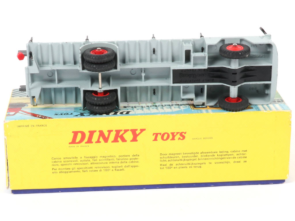 Lot 123 - DINKY TOYS (FRANCE) (1)