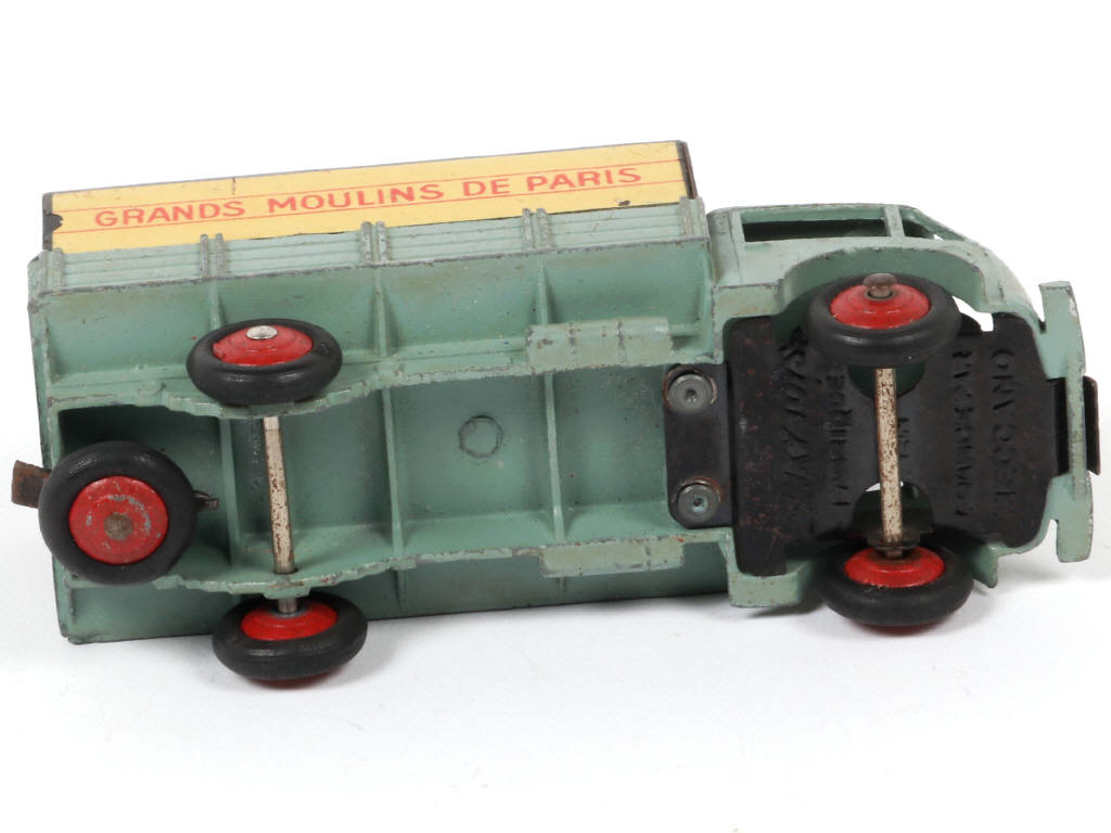 Lot 99 - DINKY TOYS (FRANCE) (1)