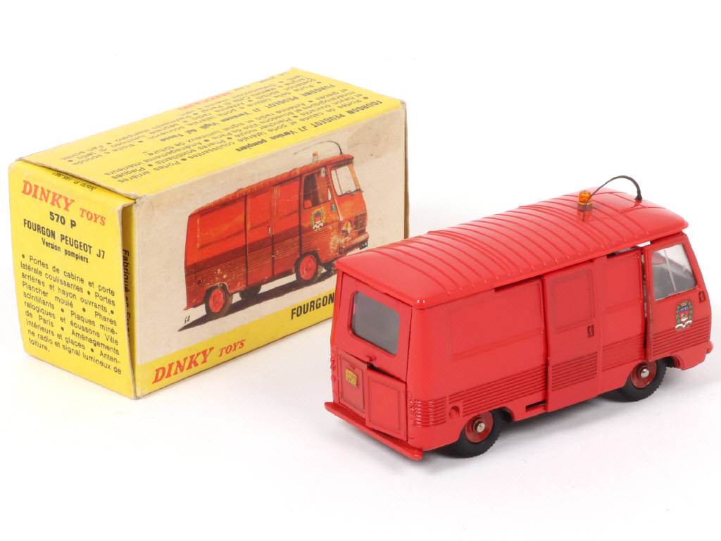 Lot 109 - DINKY TOYS (FRANCE) (1)