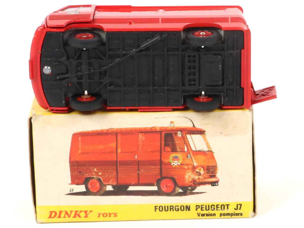 Lot 109 - DINKY TOYS (FRANCE) (1)
