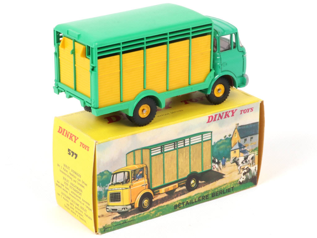 Lot 114 - DINKY TOYS (FRANCE) (1)