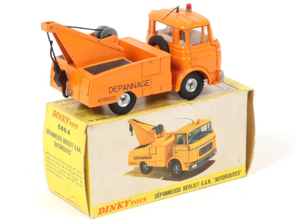 Lot 117 - DINKY TOYS (FRANCE) (1)
