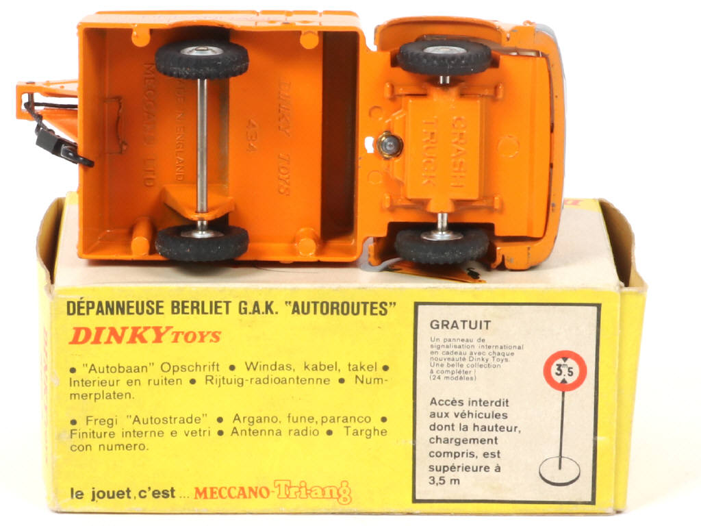Lot 117 - DINKY TOYS (FRANCE) (1)
