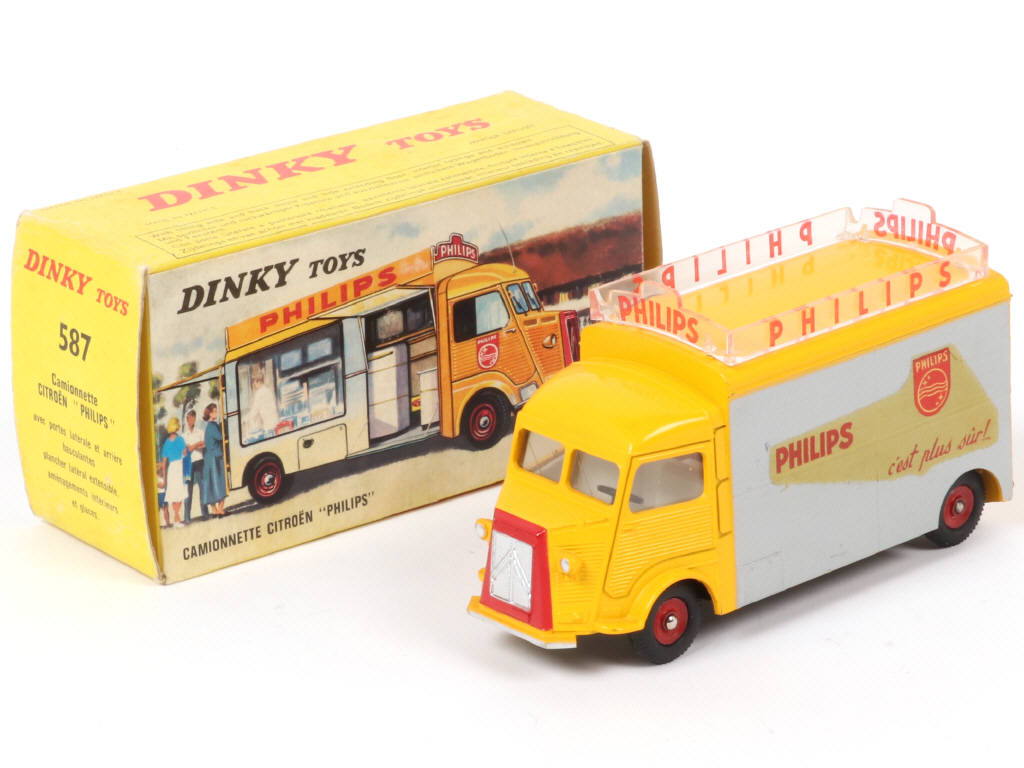 Lot 106 - DINKY TOYS (FRANCE) (1)