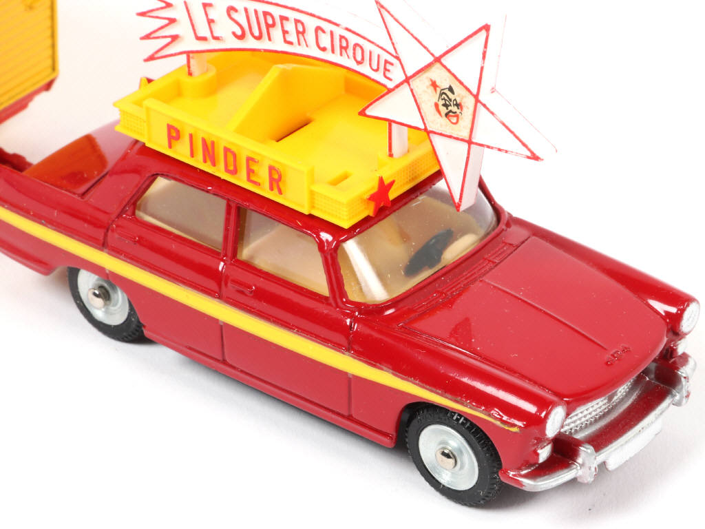 Lot 126 - DINKY TOYS (FRANCE) (1)