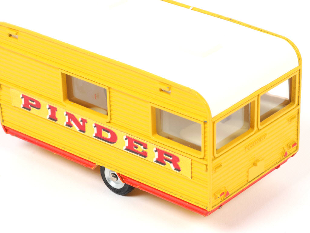 Lot 126 - DINKY TOYS (FRANCE) (1)