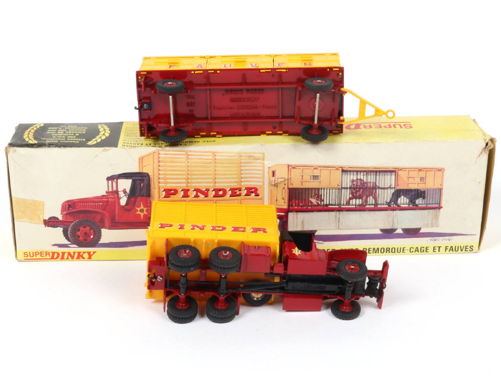 Lot 127 - DINKY TOYS (FRANCE) (1)
