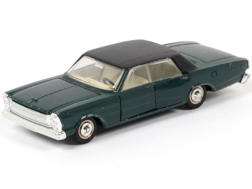 Lot 42 - DINKY TOYS (FRANCE) (1)