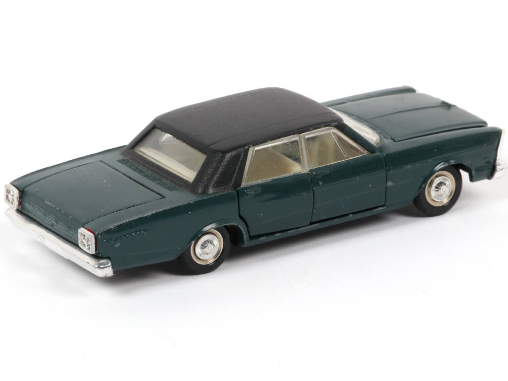 Lot 42 - DINKY TOYS (FRANCE) (1)