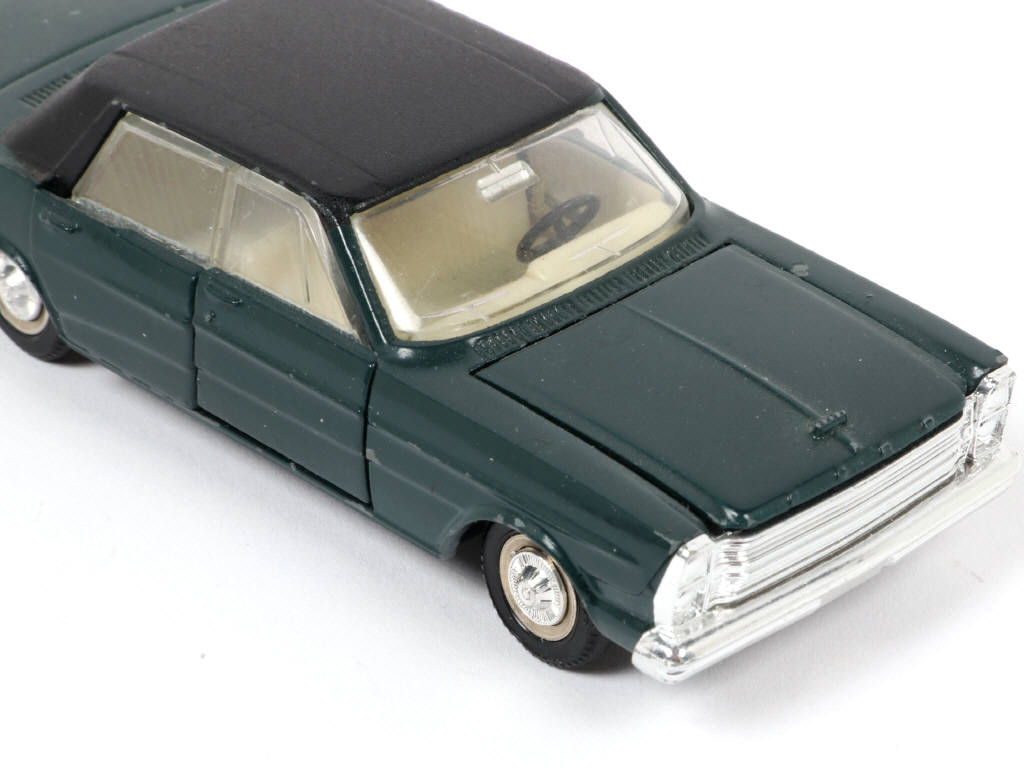 Lot 42 - DINKY TOYS (FRANCE) (1)