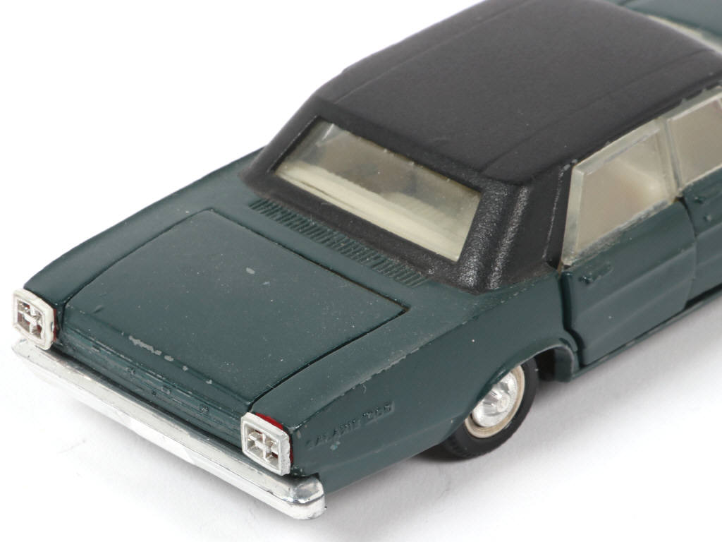 Lot 42 - DINKY TOYS (FRANCE) (1)