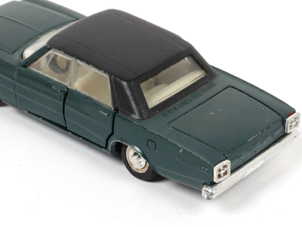 Lot 42 - DINKY TOYS (FRANCE) (1)
