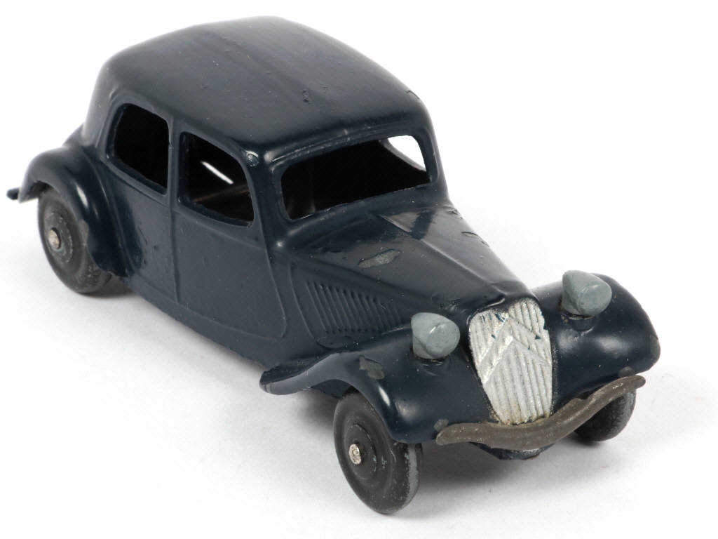 Lot 35 - DINKY TOYS (FRANCE) (1)