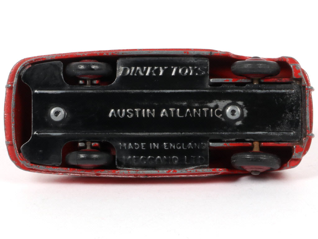 Lot 140 - DINKY TOYS (GB) (1)