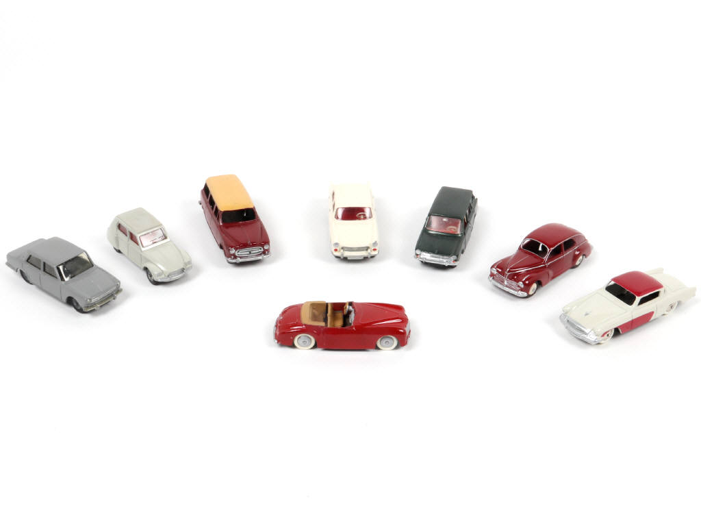 Lot 60 - DINKY TOYS (FRANCE) (8)