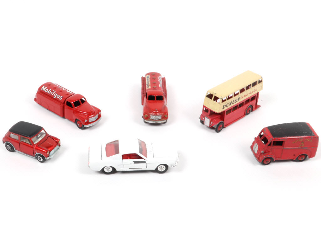 Lot 99 - DINKY TOYS (GB) (6)