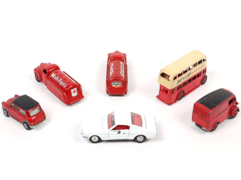 Lot 99 - DINKY TOYS (GB) (6)