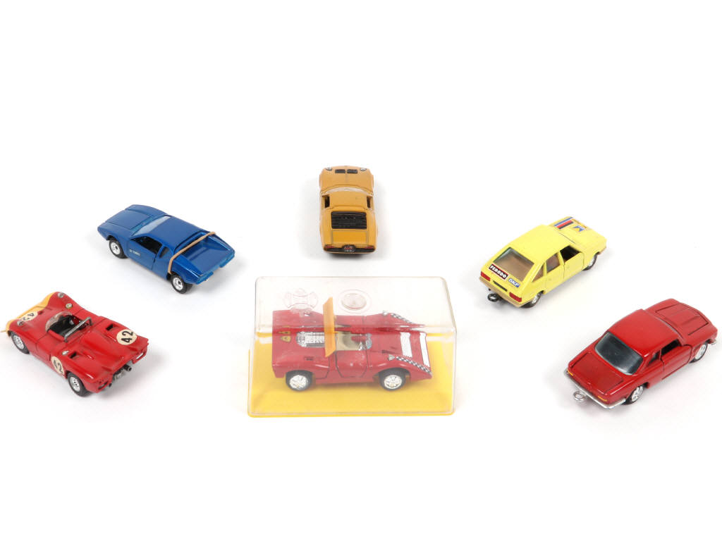 Lot 102 - DIVERS (6)