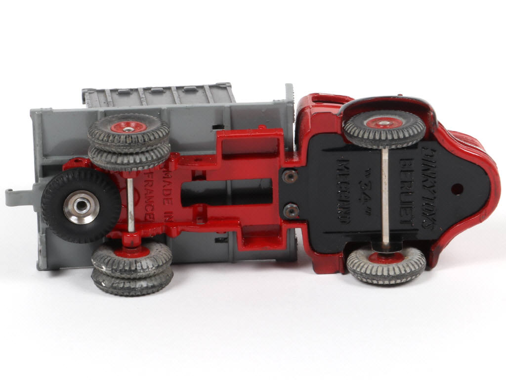 Lot 109 - DINKY TOYS (FRANCE) (1)