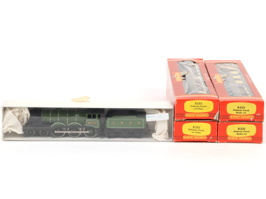 Lot 175 - HORNBY 'HO' (5)