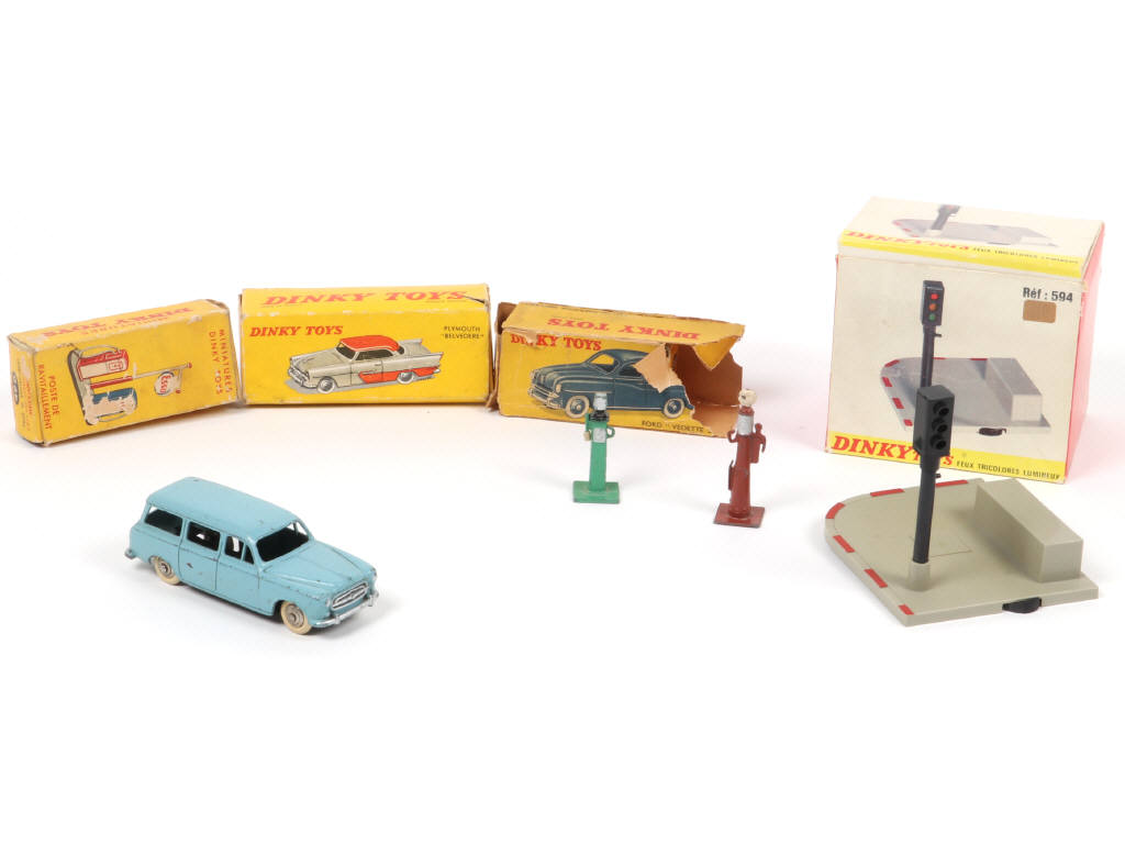 Lot 223 - DINKY TOYS (FRANCE) (7)