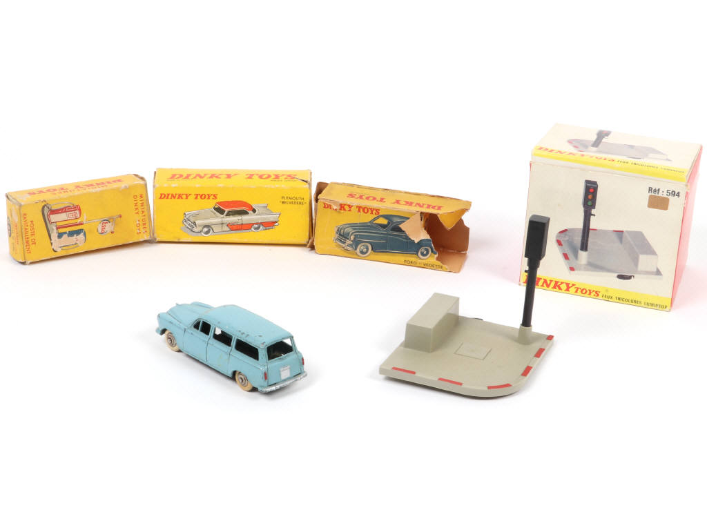 Lot 223 - DINKY TOYS (FRANCE) (7)