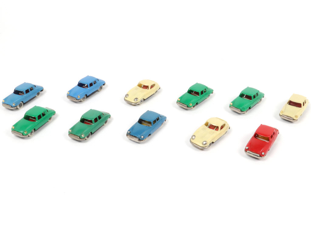 Lot 228 - DIVERS (JAPON) (11)