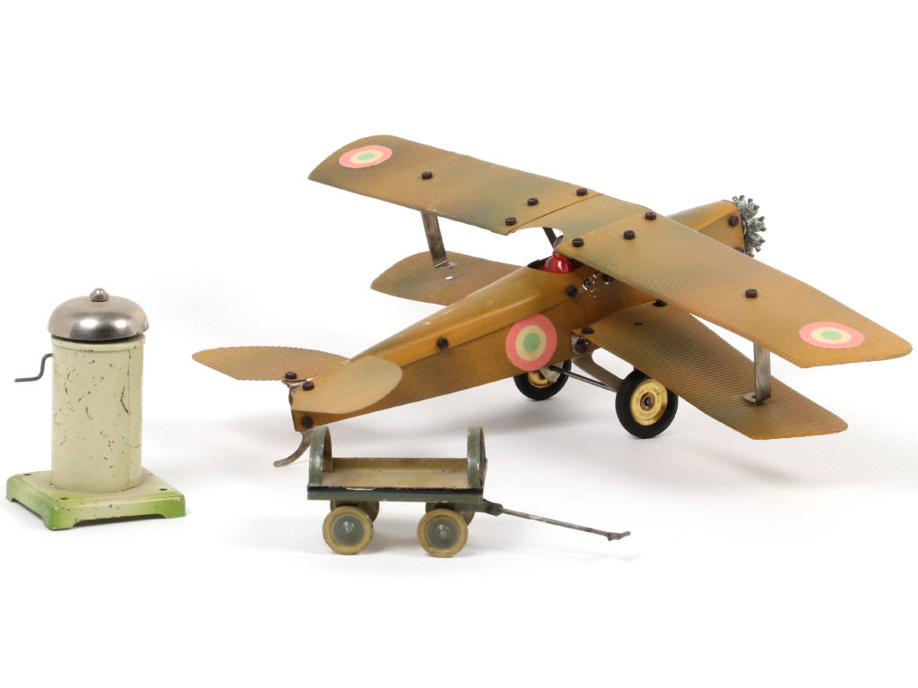 Lot 234 - MECCANO (3)