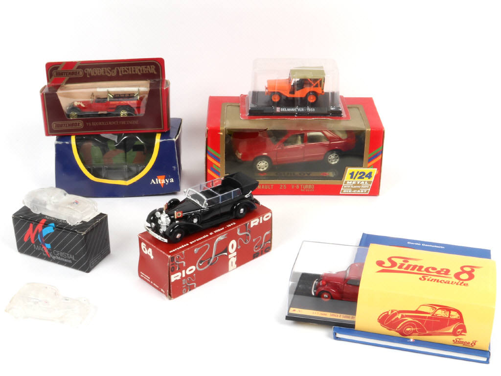 Lot 95 - DIVERS (8)