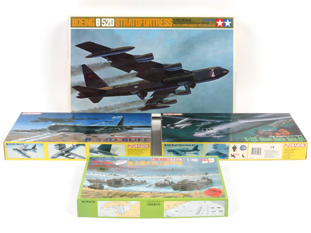Lot 7 - DIVERS (4)