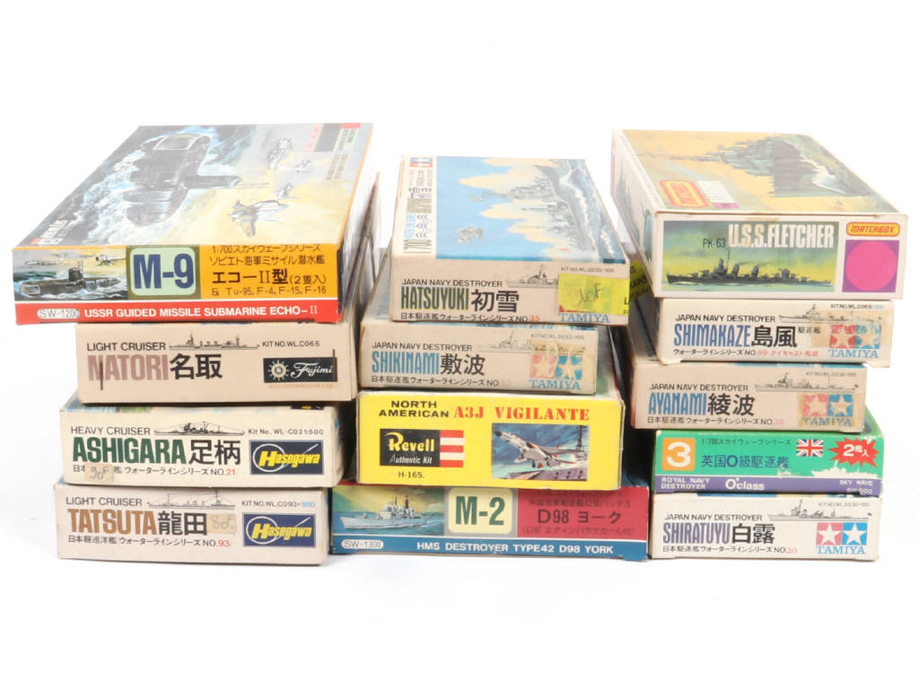 Lot 26 - DIVERS (13)