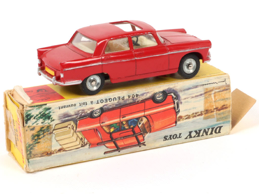 Lot 187 - DINKY TOYS (FRANCE) (1)