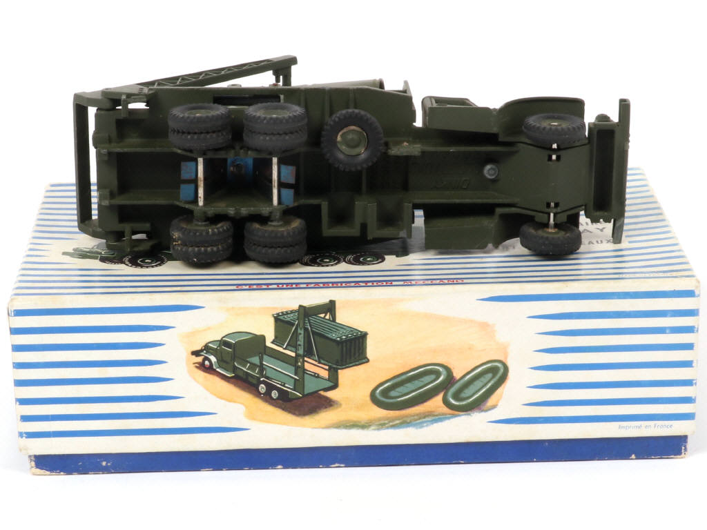 Lot 217 - DINKY TOYS (FRANCE) (1)