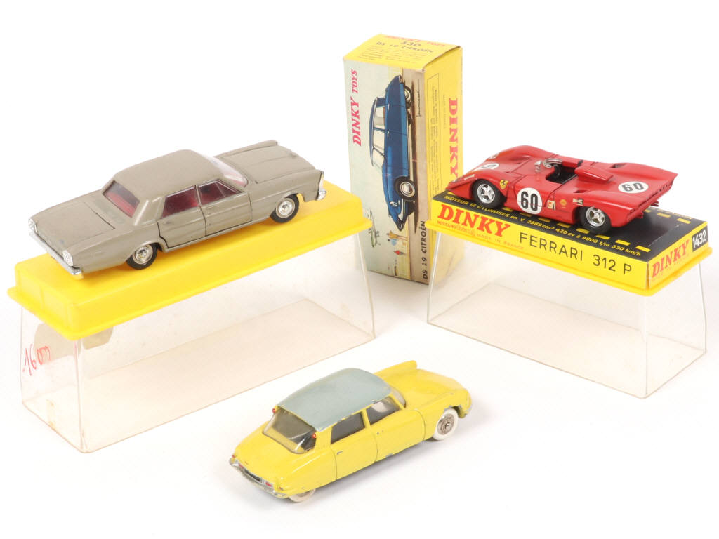 Lot 223 - DINKY TOYS (FRANCE) (3)