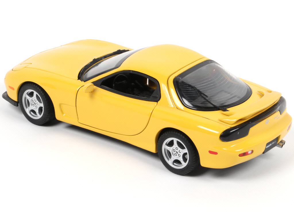 Lot 33 - KYOSHO (JAPON) (1)