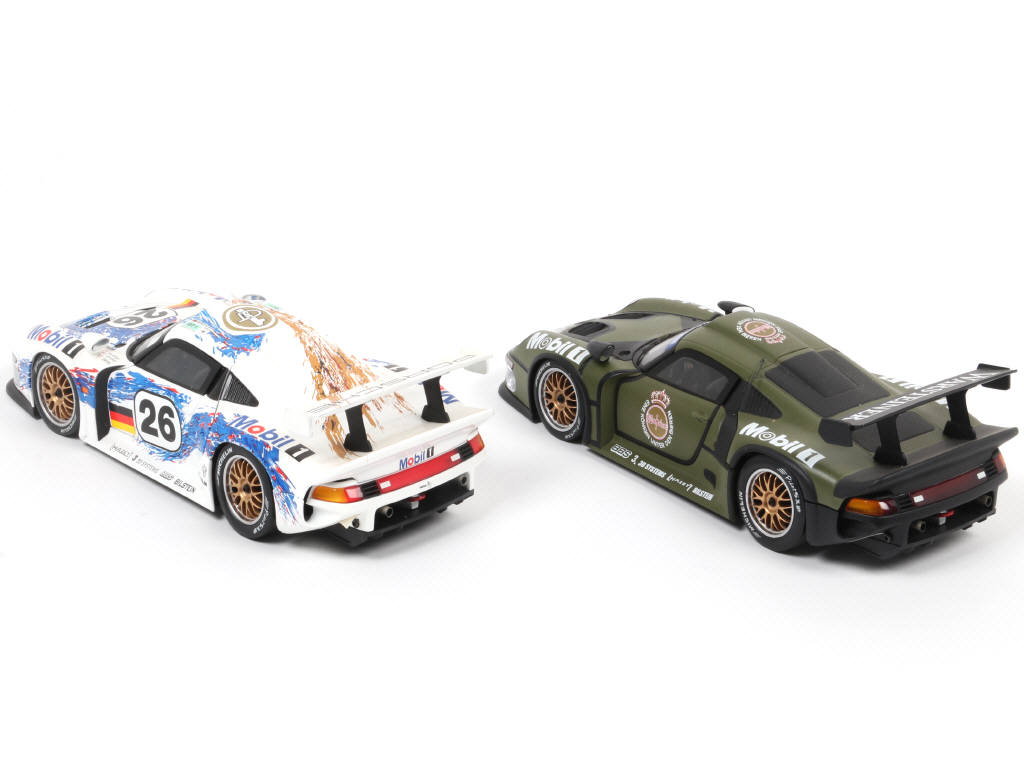 Lot 139 - UT MODELS (CHINE) (2)