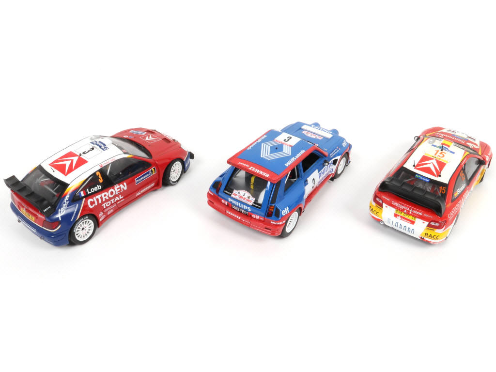 Lot 159 - DIVERS (3)